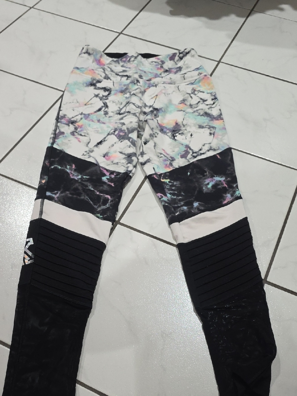 PINK Victoria's Secret Black & White Athletic Leggings